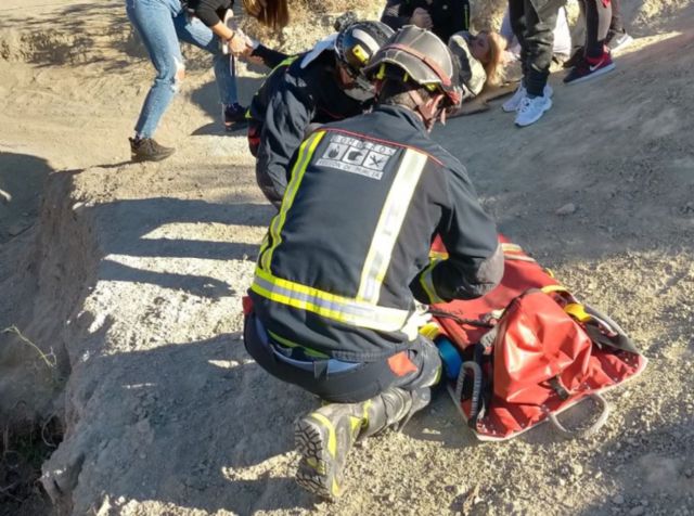 Rescatan a una senderista de 48 años accidentada en Abarán
