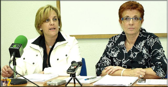 La portavoz del Grupo Municipal Socialista fue la encargada de presentar a la Diputada Regional del PSOE