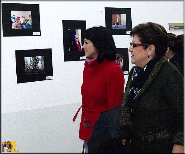 La concejal de Bienestar Social ha sido una de las primeras personas en poder disfrutar de esta encantadora exposición