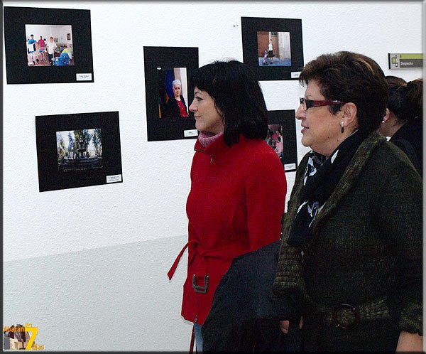 La concejal de Bienestar Social ha sido una de las primeras personas en poder disfrutar de esta encantadora exposición