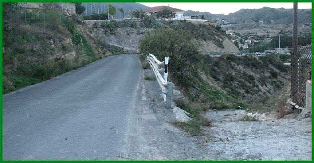 Interseccion de la carretera RM- B17 y la via pecuaria 'Colada de la Cuesta de Ricote'. 