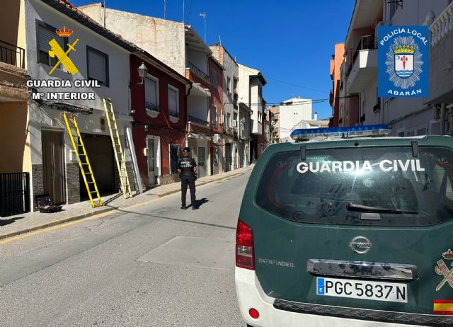 Desmantelan en Abarán un invernadero indoor con más de medio millar de plantas de marihuana