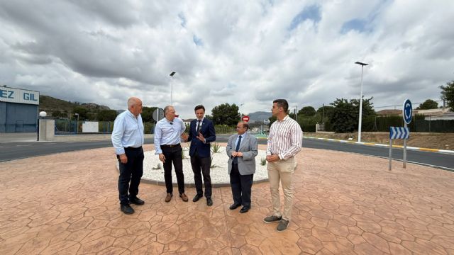 La Comunidad mejora la seguridad del principal acceso a Abarán con dos nuevas glorietas