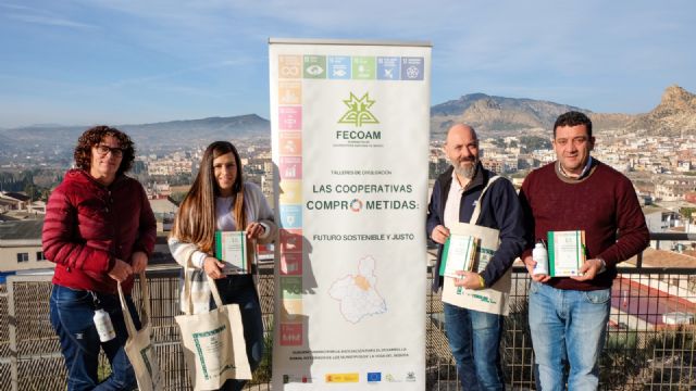 Encuentro Fecoam y ADRI Vega del Segura para impulsar la iniciativa 'Las Cooperativas comprODSmetidas: Futuro sostenible y Justo'