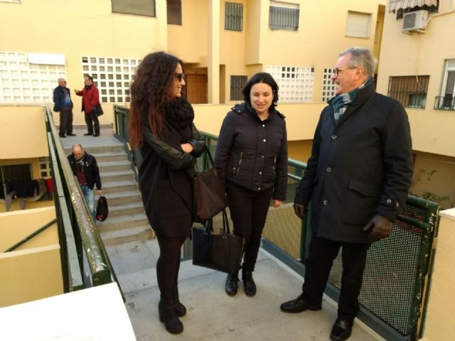 La Comunidad invierte más de 71.000 euros en reparar 52 viviendas sociales del barrio San José Artesano de Abarán