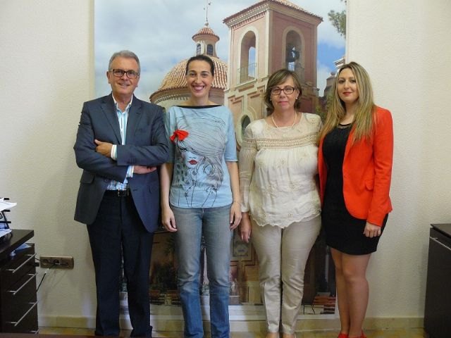 Fomento y el Ayuntamiento de Abarán trabajan para mejorar el acceso de familias en riesgo de exclusión a viviendas sociales