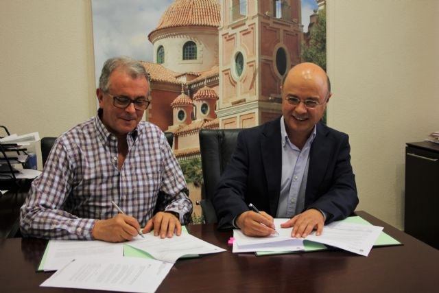 Hacienda cede un inmueble y un vehículo al Ayuntamiento de Abarán para usos municipales
