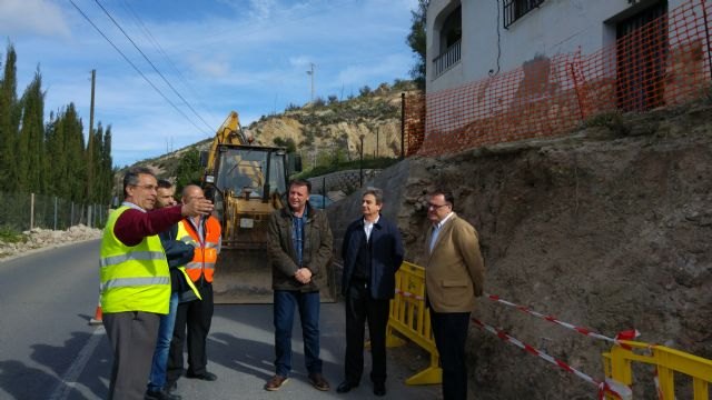 Comienzan las obras para reparar otro tramo de la carretera que une Abarán con Cieza donde se derrumbó un muro de contención