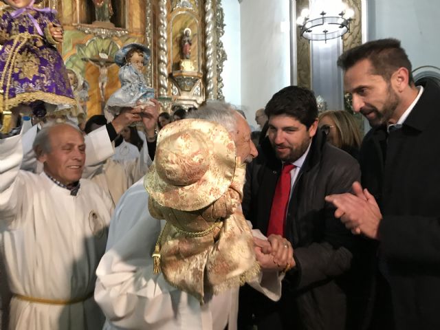 El presidente López Miras asiste a la ‘Fiesta del Niño’ en Abarán